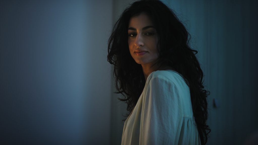 girl wakes up in the morning